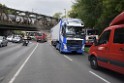 LKW blieb unter Bruecke haengen Koeln Ehrenfeld Innere Kanalstr Hornstr P473